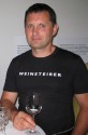 rechts Hans Dreisiebner Weingut Weinidylle, Wein gesponsort Special Edition platoumarket Start auch in Sammlung